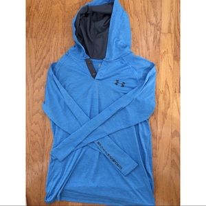 Men’s Under Armour Heat Gear 2 Button Hooded athleisure shirt